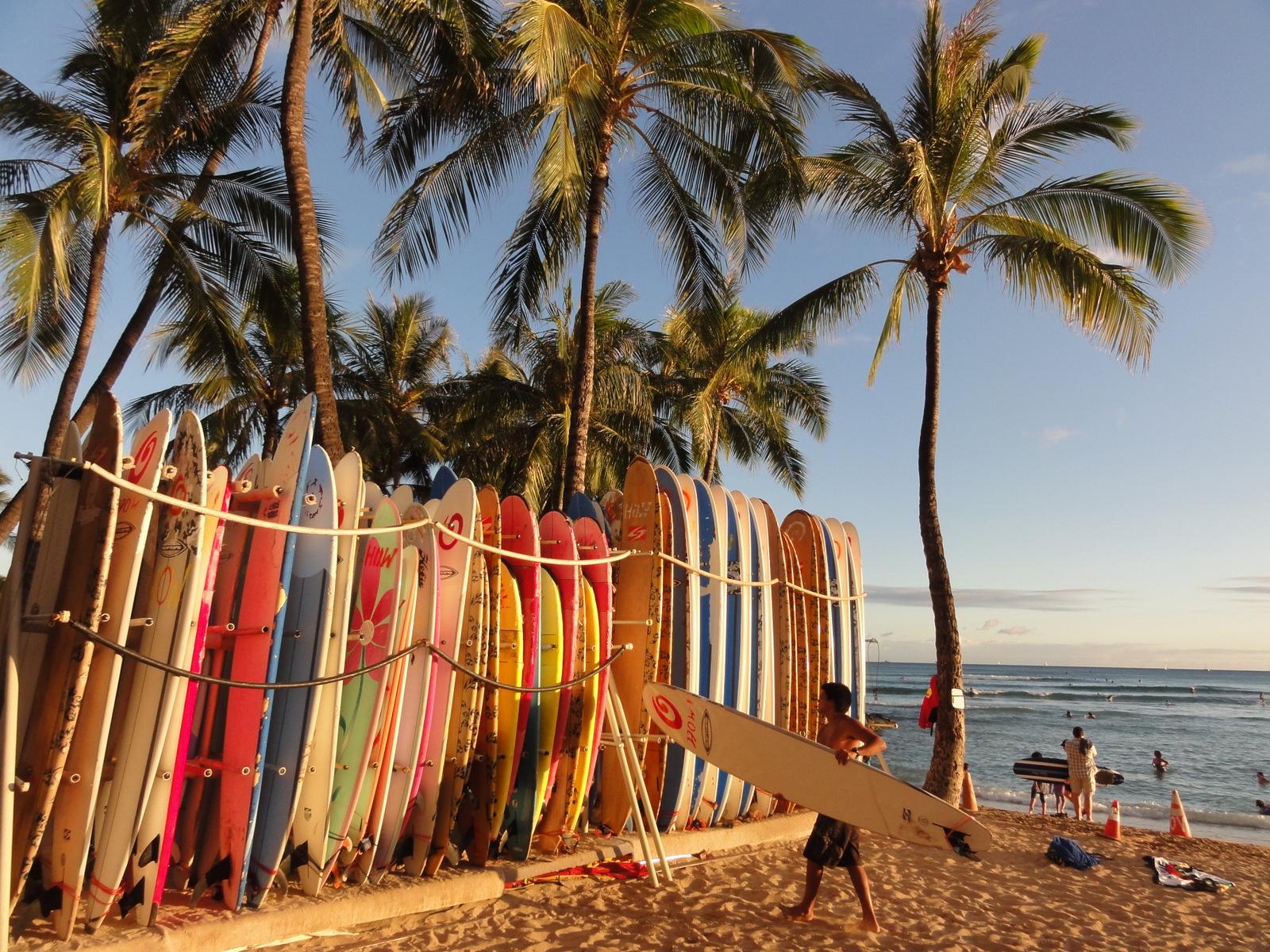 1600x1200 Surfboard Wallpaper