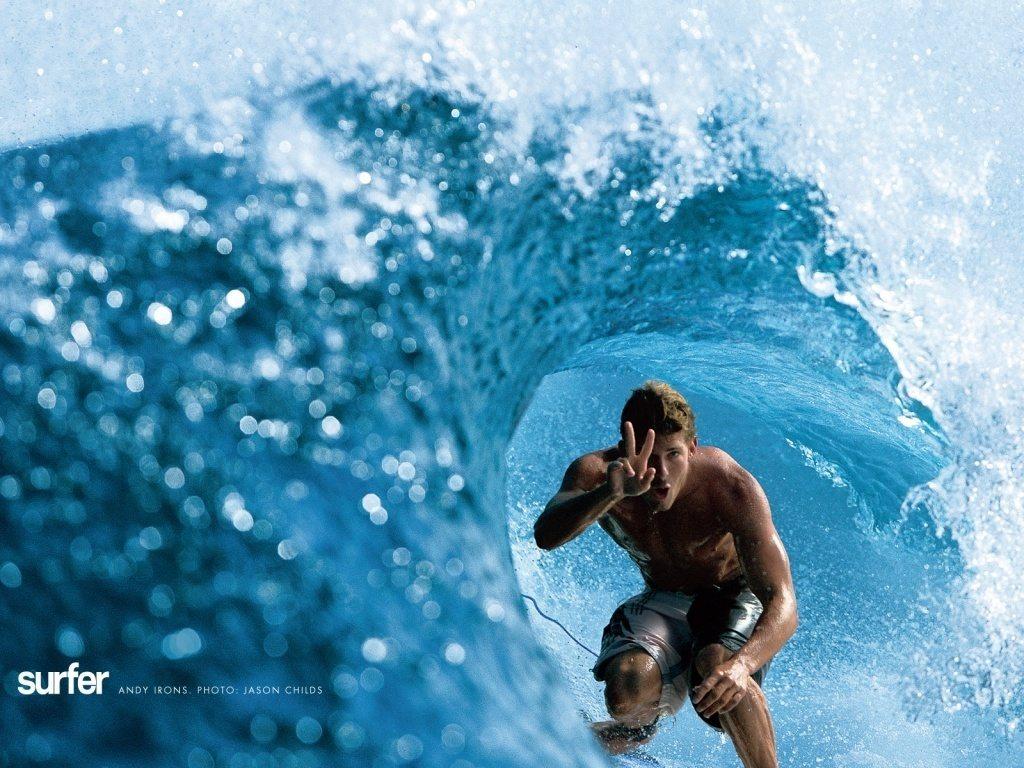 1024x768 Surfing Wallpaper