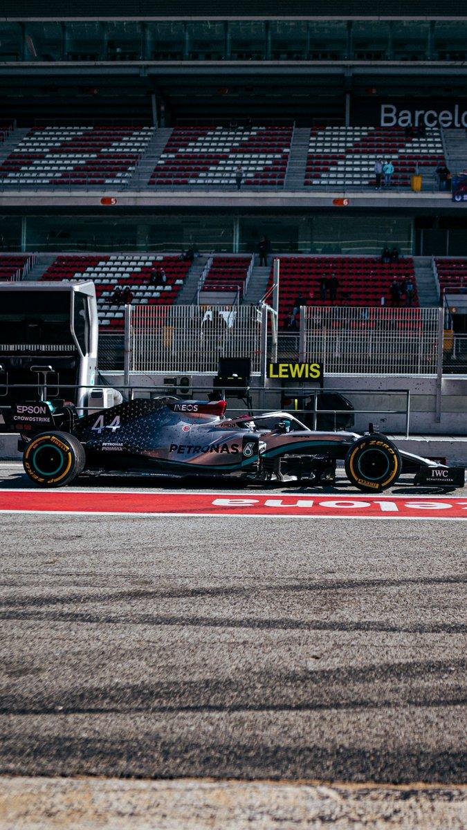 675x1200 Mercedes AMG PETRONAS F1 Team A New Phone Wallpaper