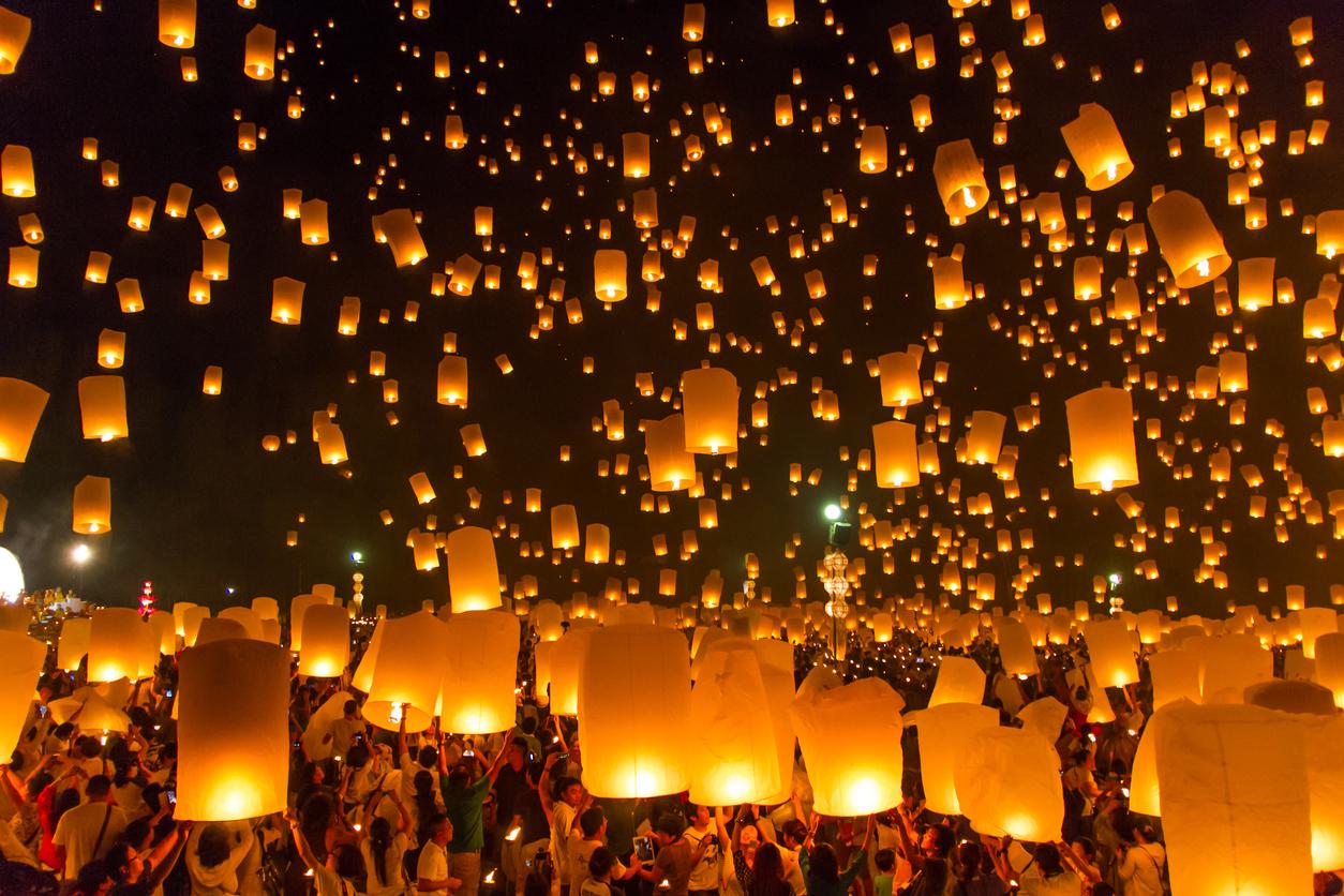 Flying Lantern Wallpapers - Top Free Flying Lantern Backgrounds ...