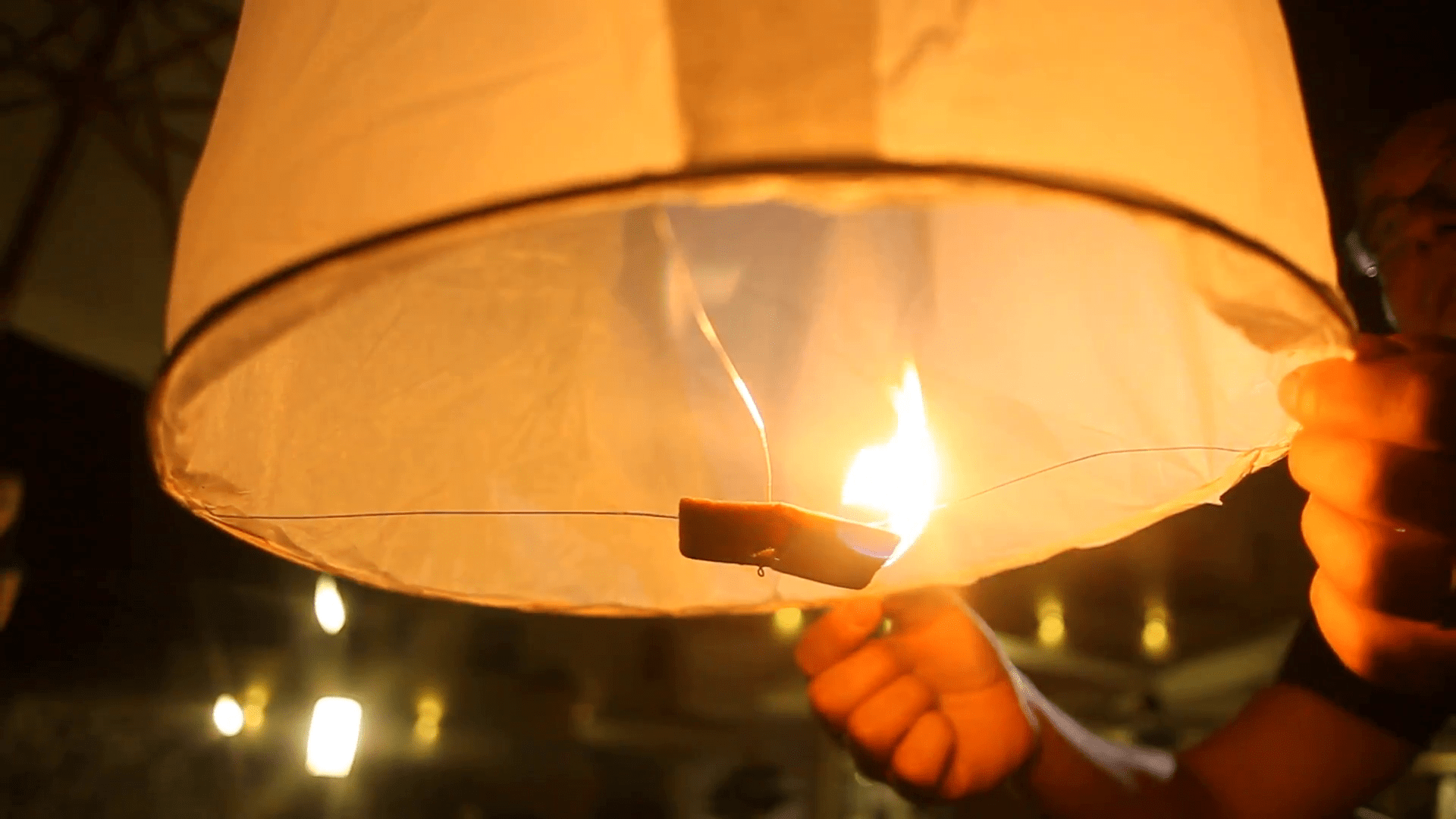 1920x1080 Dubai residents are outraged by sky lantern festival