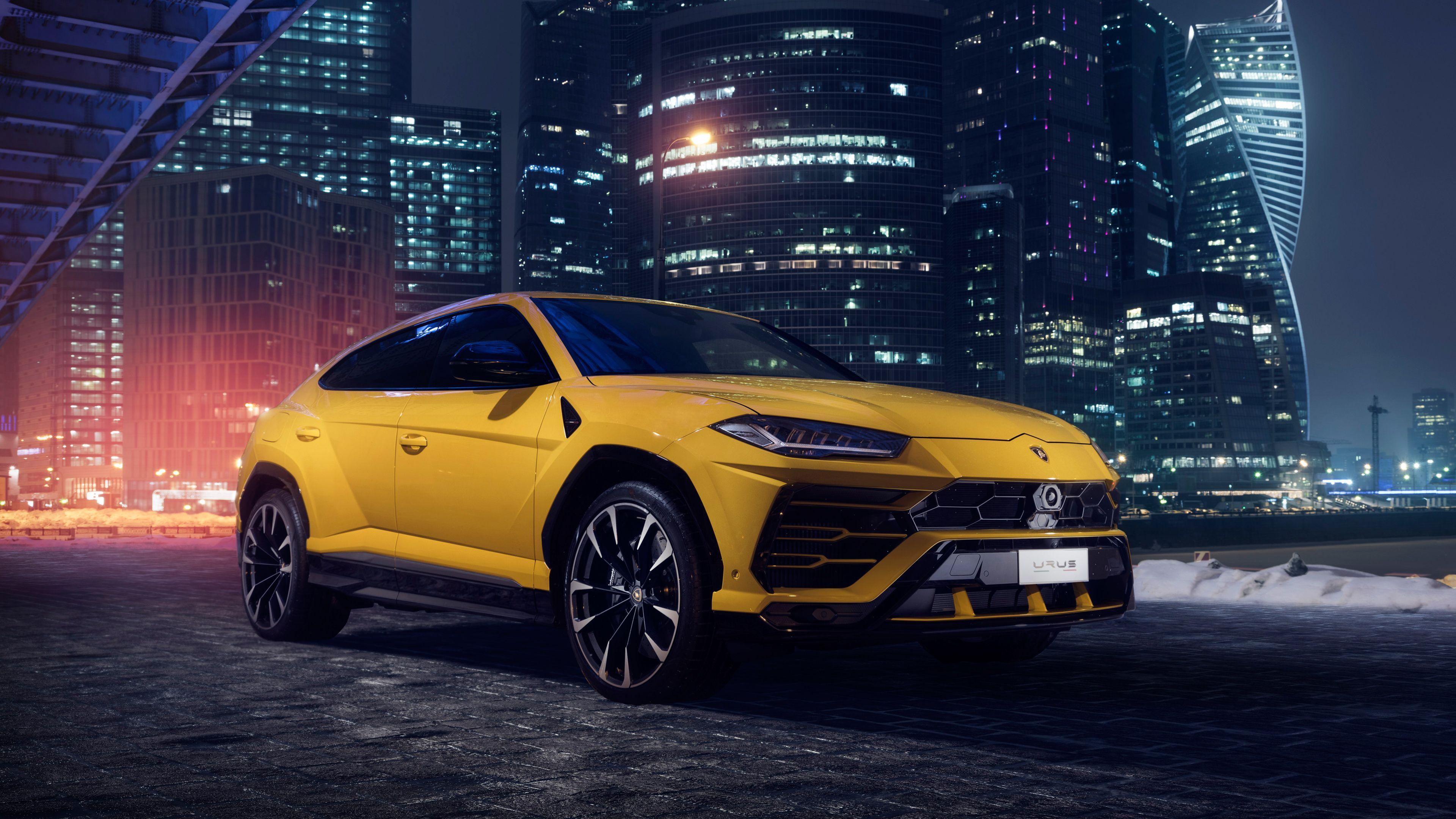 3840x2160 Lamborghini Suv Wallpaper