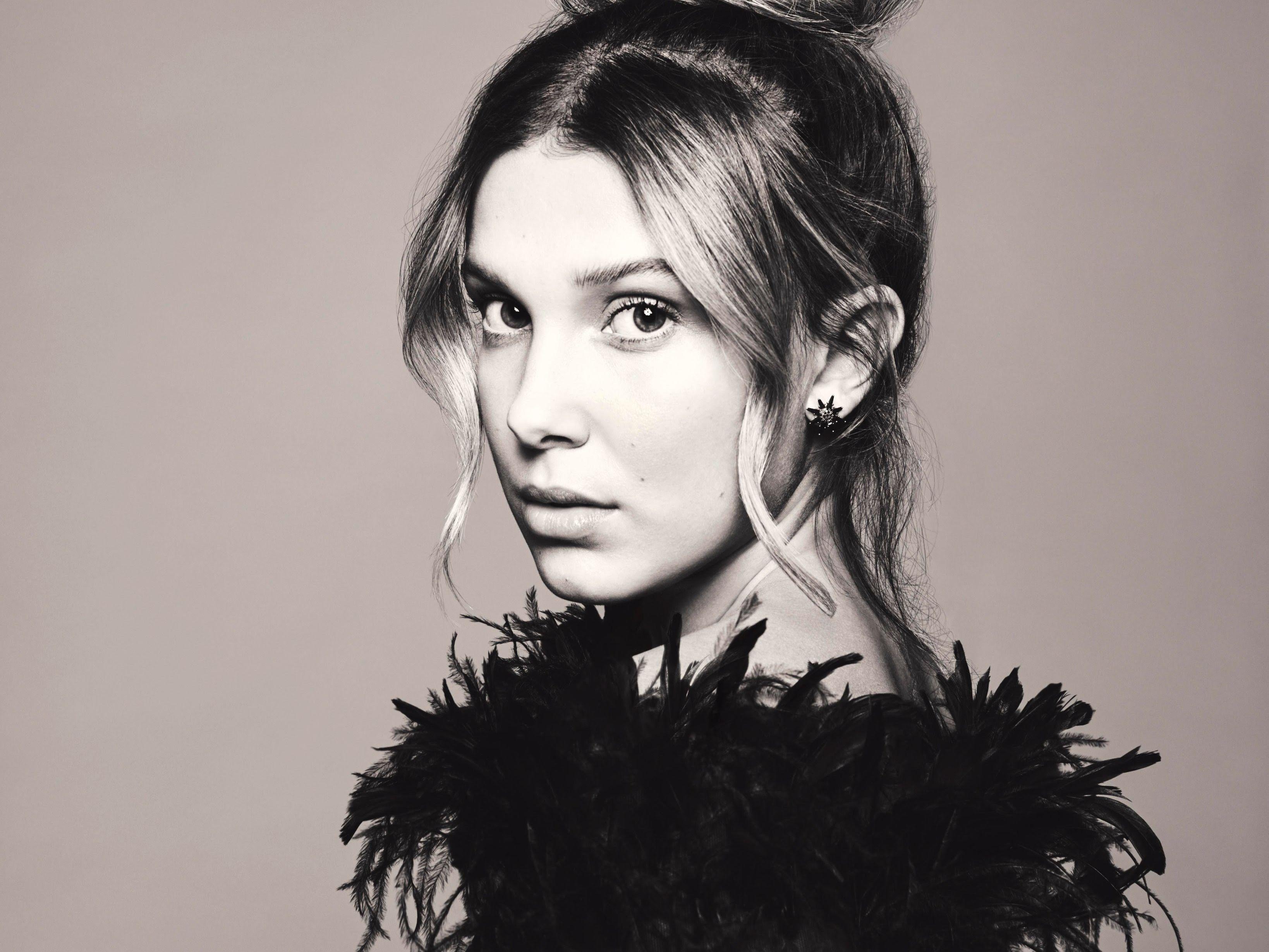 3277x2458 Millie Brown Enola Holmes Wallpaper