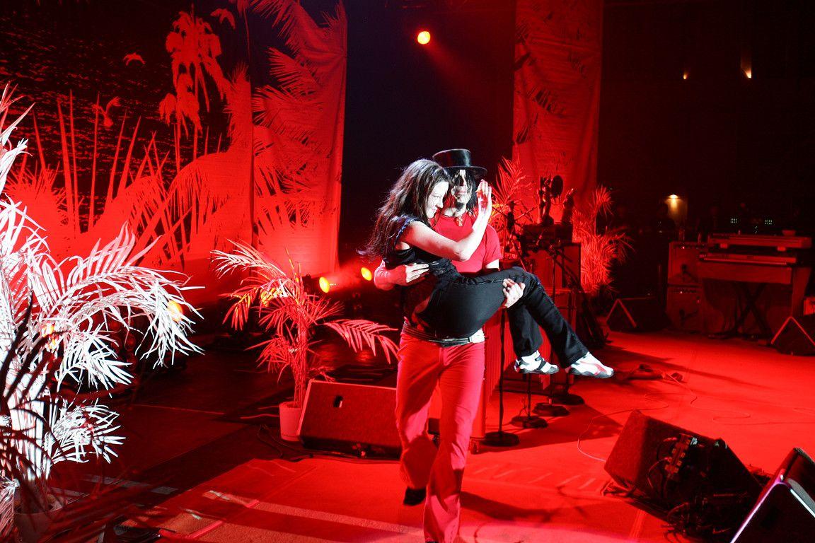 The White Stripes Wallpapers Top Free The White Stripes Backgrounds Wallpaperaccess