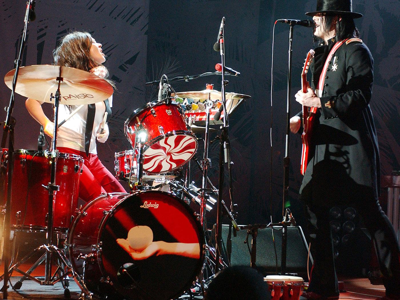 1400x1050 The White Stripes release remastered videos of two 2005 live performances.com. All Things Guitar