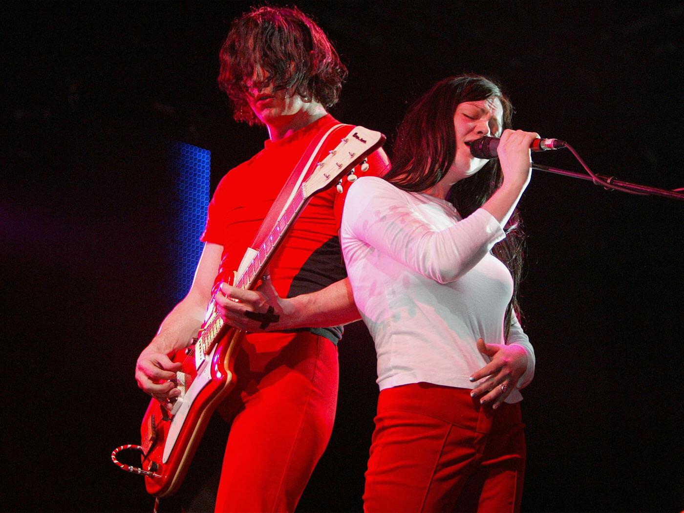1400x1050 Coachella uploads rare footage of the White Stripes performing in 2003.com. All Things Guitar