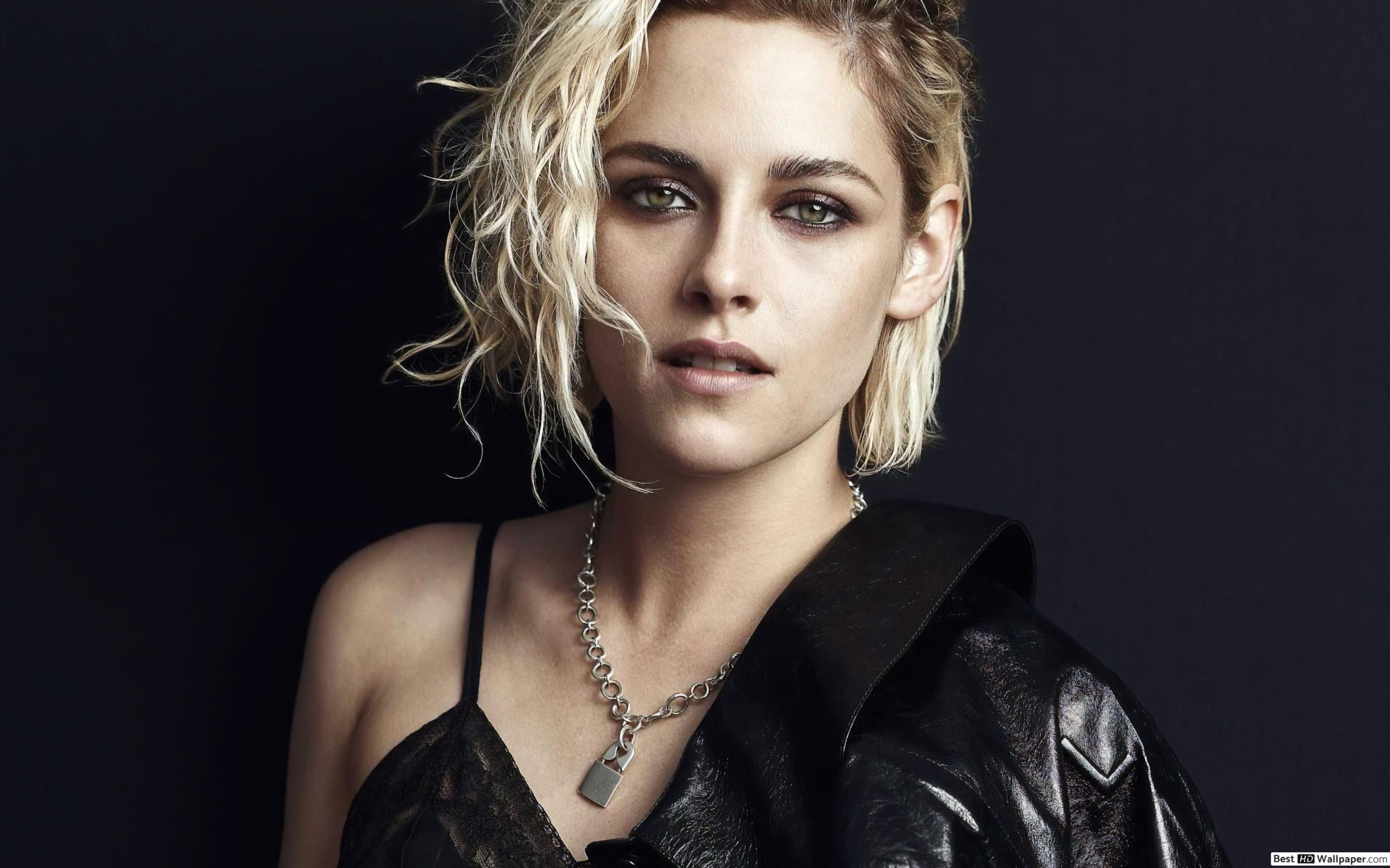 2560x1600 Kristen Stewart rocks in black jacket and padlock pendant necklace HD wallpaper download