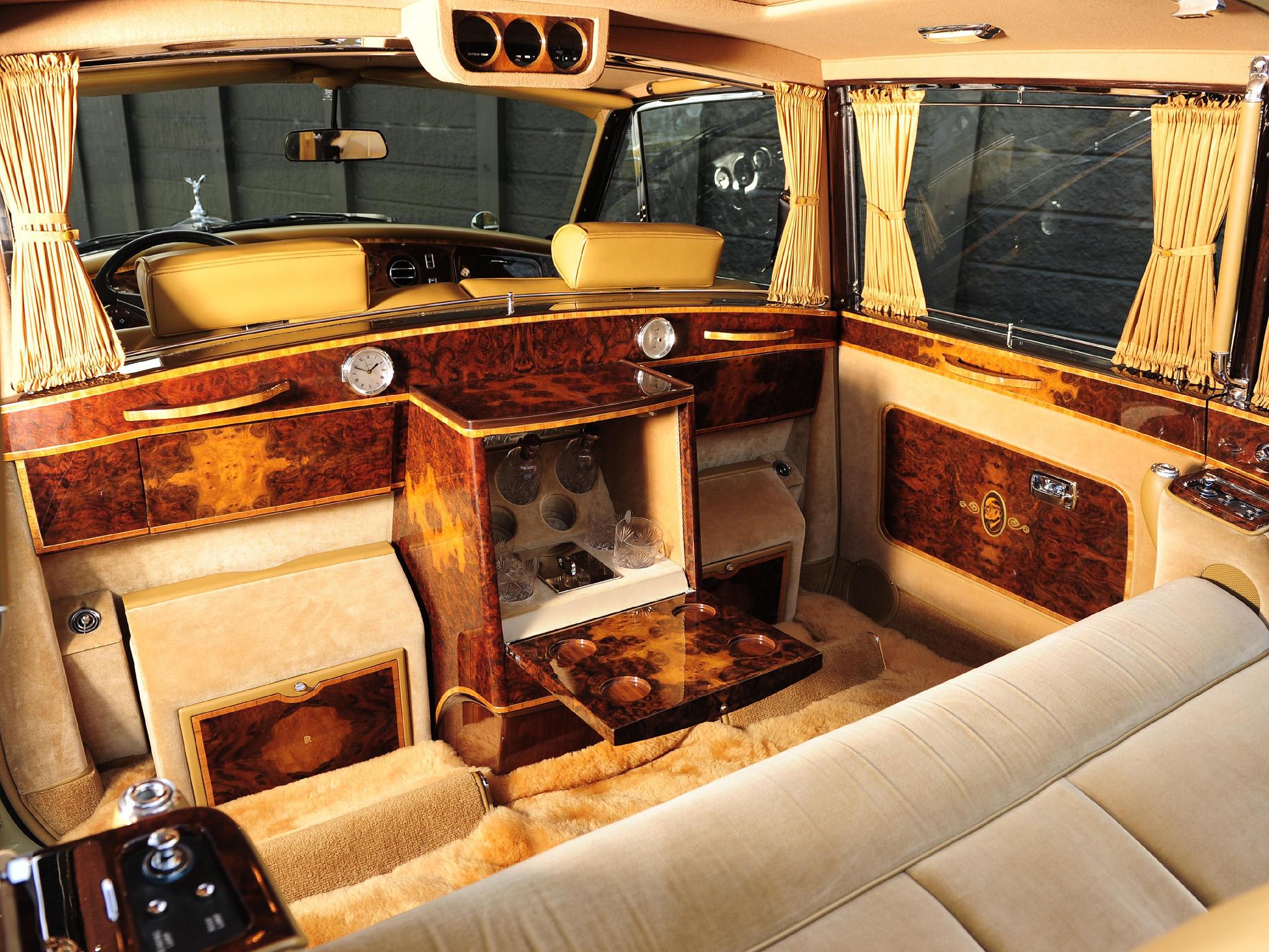 2048x1536 Rolls Royce Phantom VI Landaulette luxury interior f wallpaperx1536