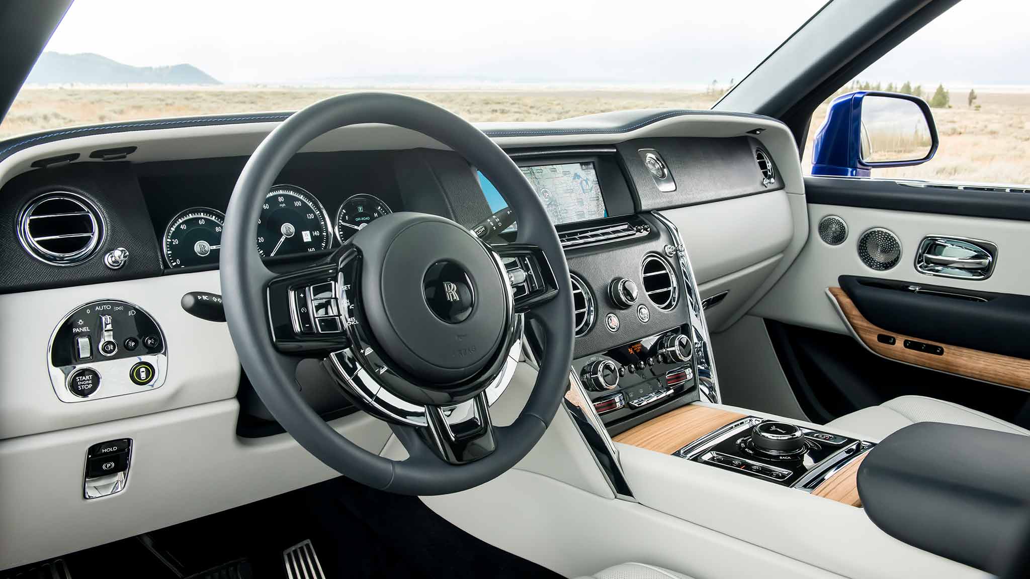 2048x1152 Rolls Royce Cullinan (Color: Salamanca Blue) Interior Wallpaper (27)