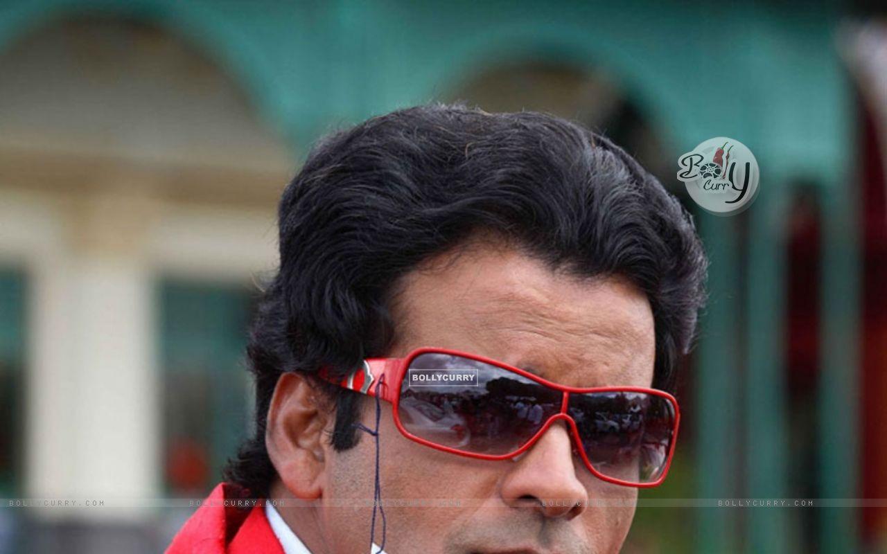 1280x800 Wallpaper Bajpai in Money Hai Toh Honey Hai size:1280x800