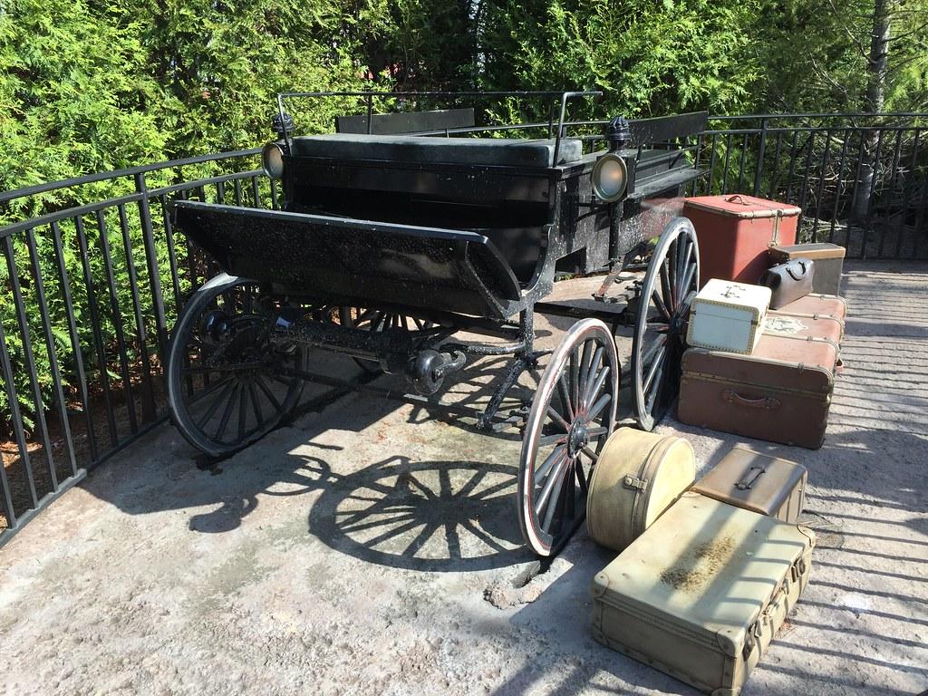1024x768 Universal Orlando: Hogsmeade Drawn Carriage