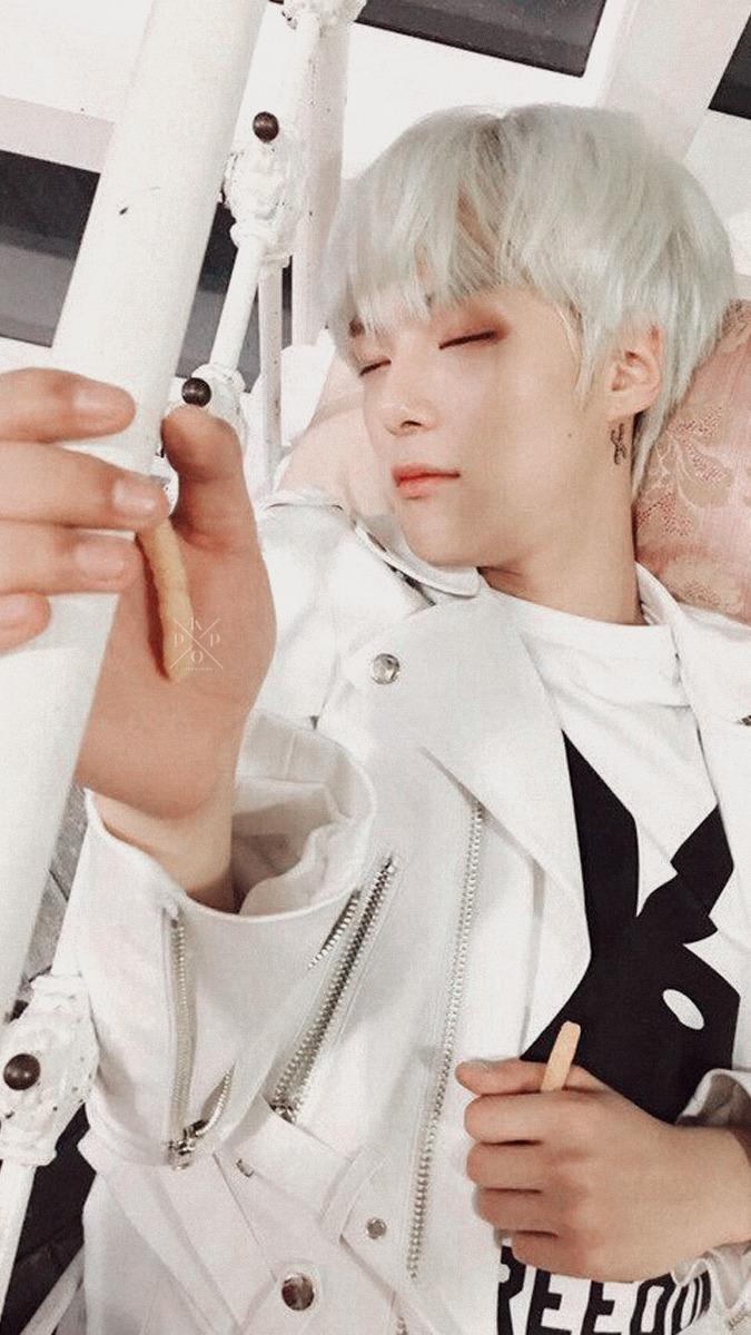 675x1200 Minhyuk ; Bf Material Like Reblog