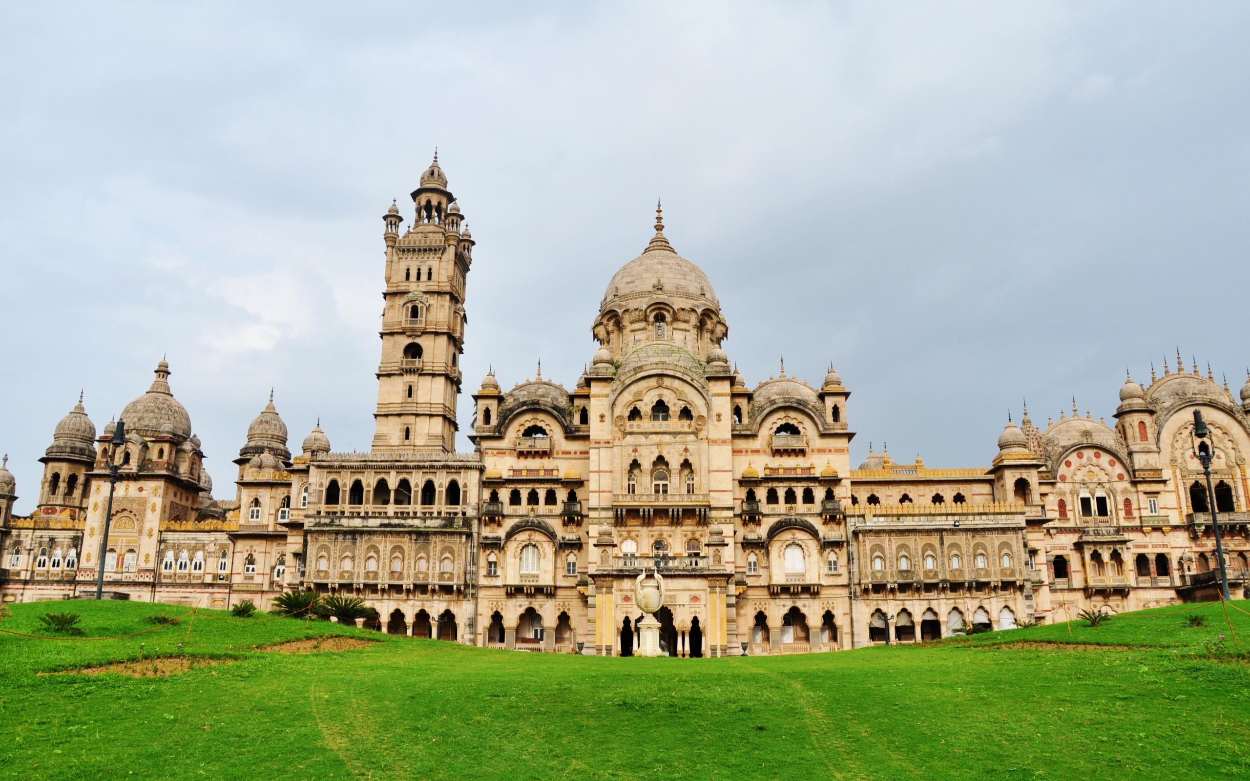 2560x1600 Bangalore Palace HD Wallpaper and Background Image