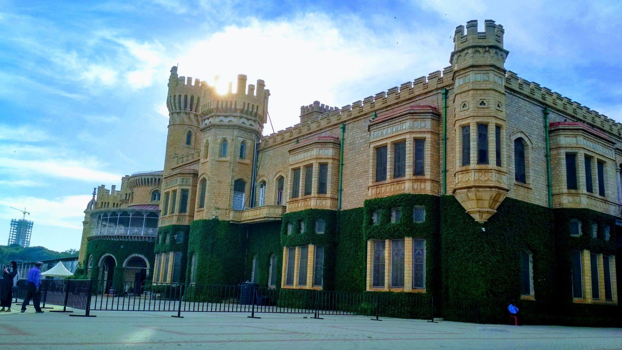 2080x1170 Bangalore palace. House styles, Palace, Mansions