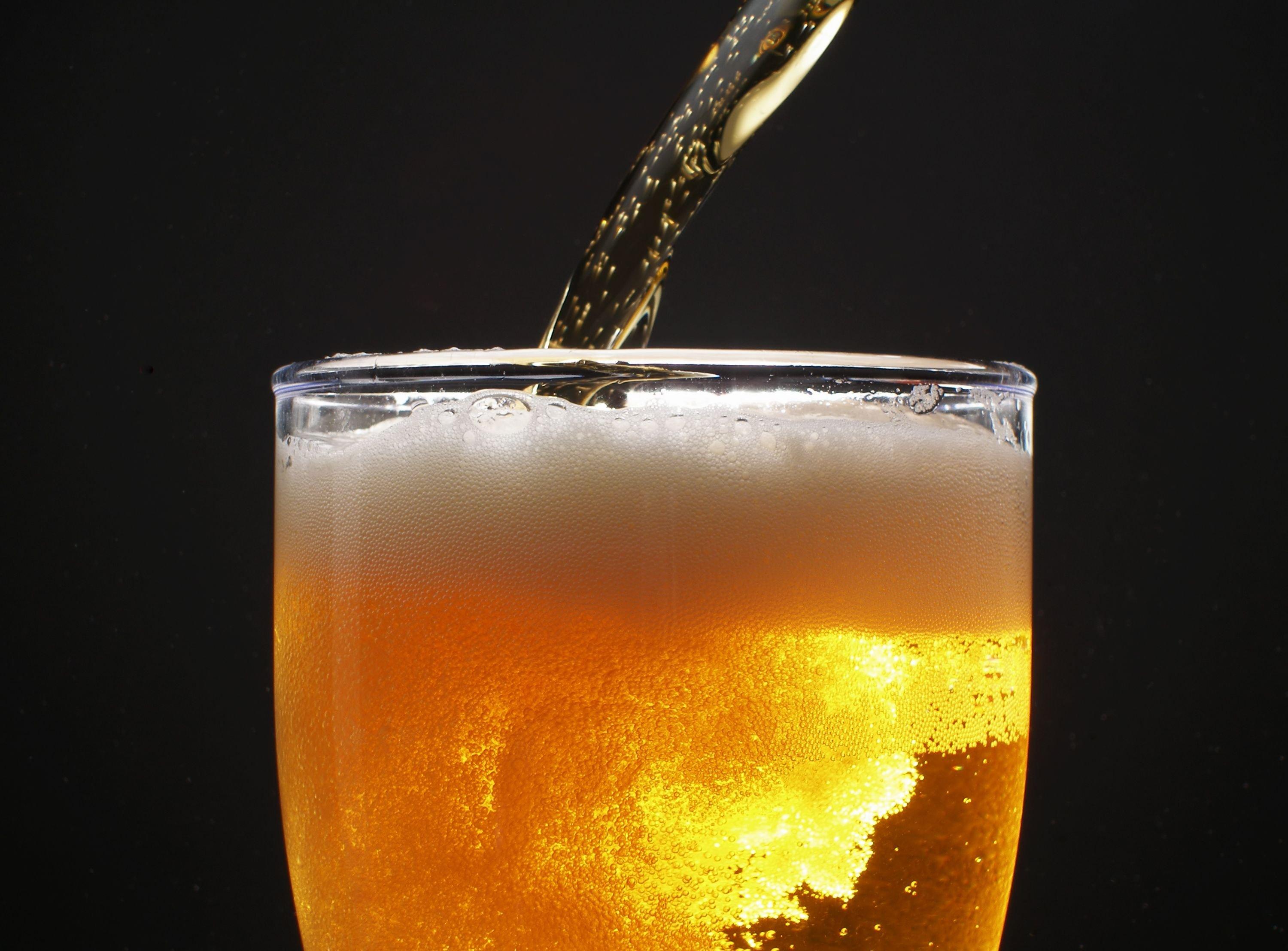 3000x2216 Summer Drink A Refreshing Beer Wallpaperx2216