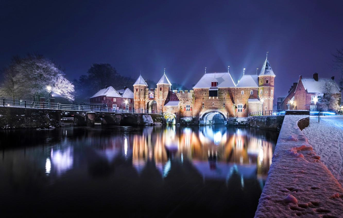 1332x850 Wallpaper winter, bridge, reflection, river, castle, gate, Netherlands, night city, promenade, Netherlands, Koppelpoort, Amersfoort, Koppelpoort, Eem River, Liendert, Amersfoort image for desktop, section город