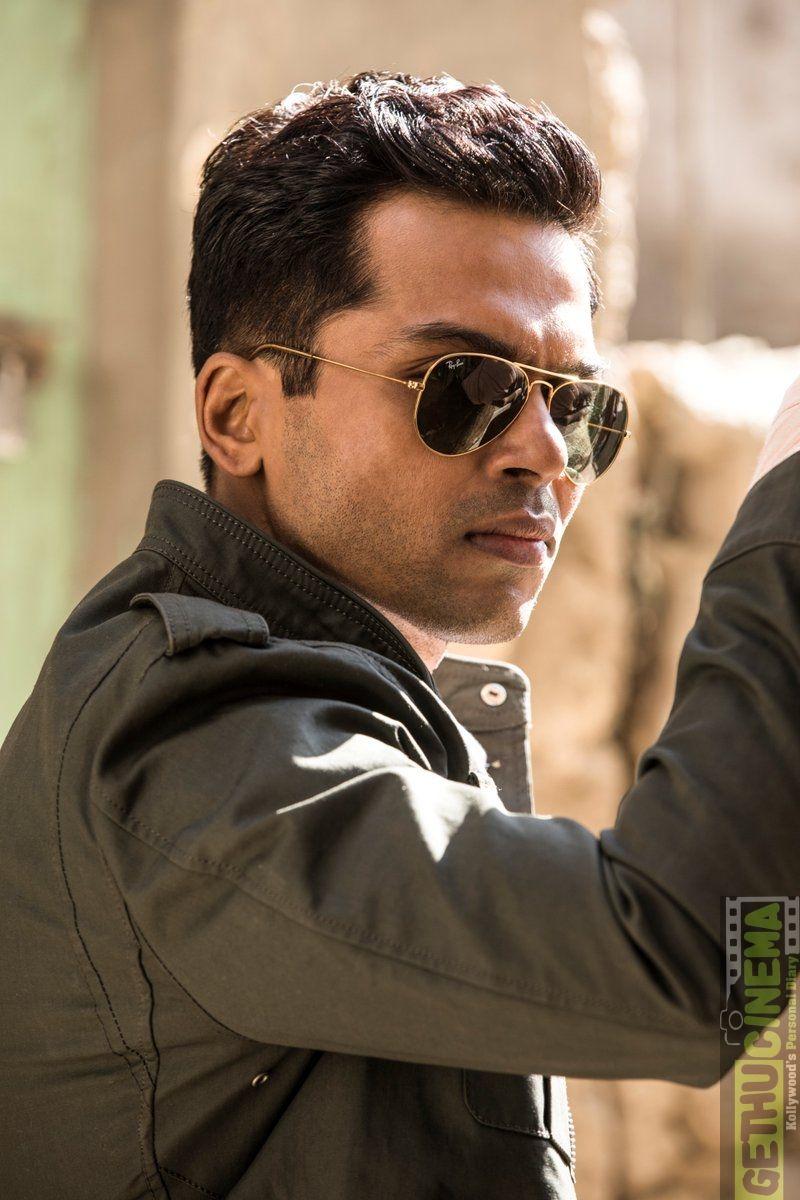 800x1200 Karthi Kaatru Kaatru Veliyidai