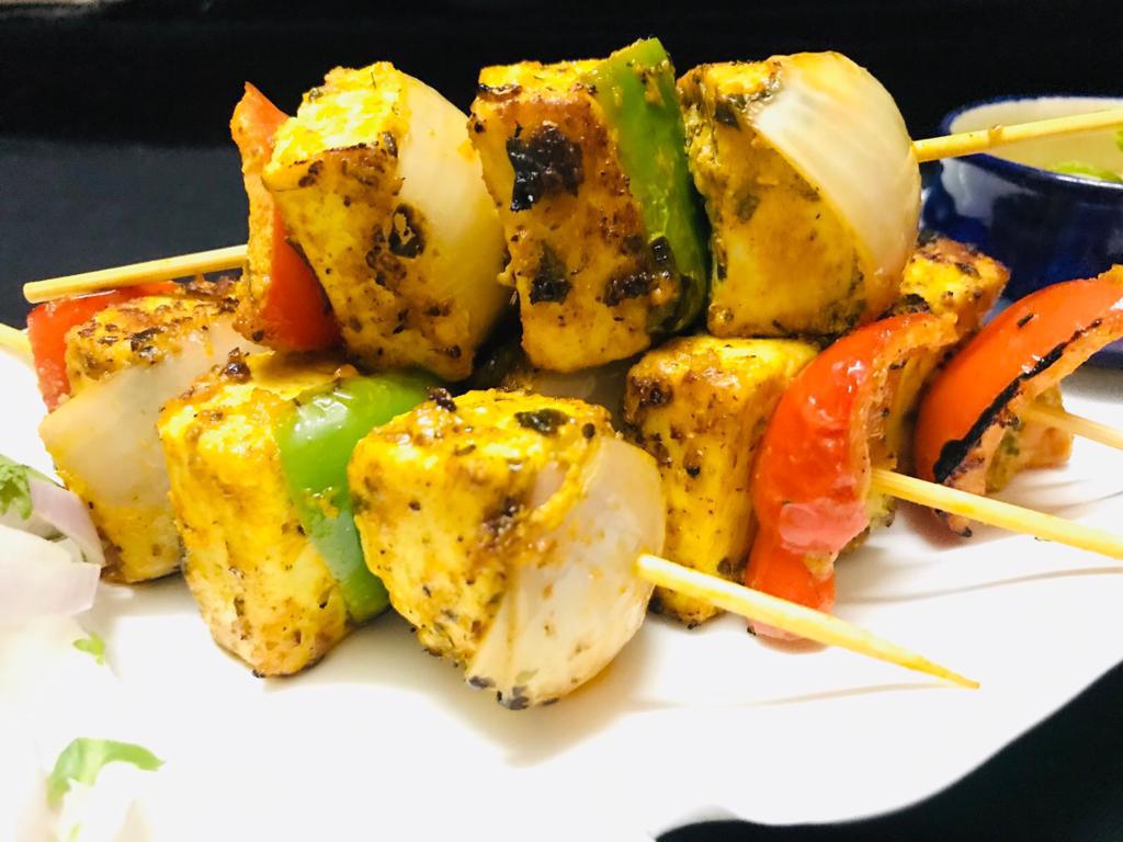 1024x768 Tripta's Food Tunnel: Paneer Tikka ( Restaurant Style)