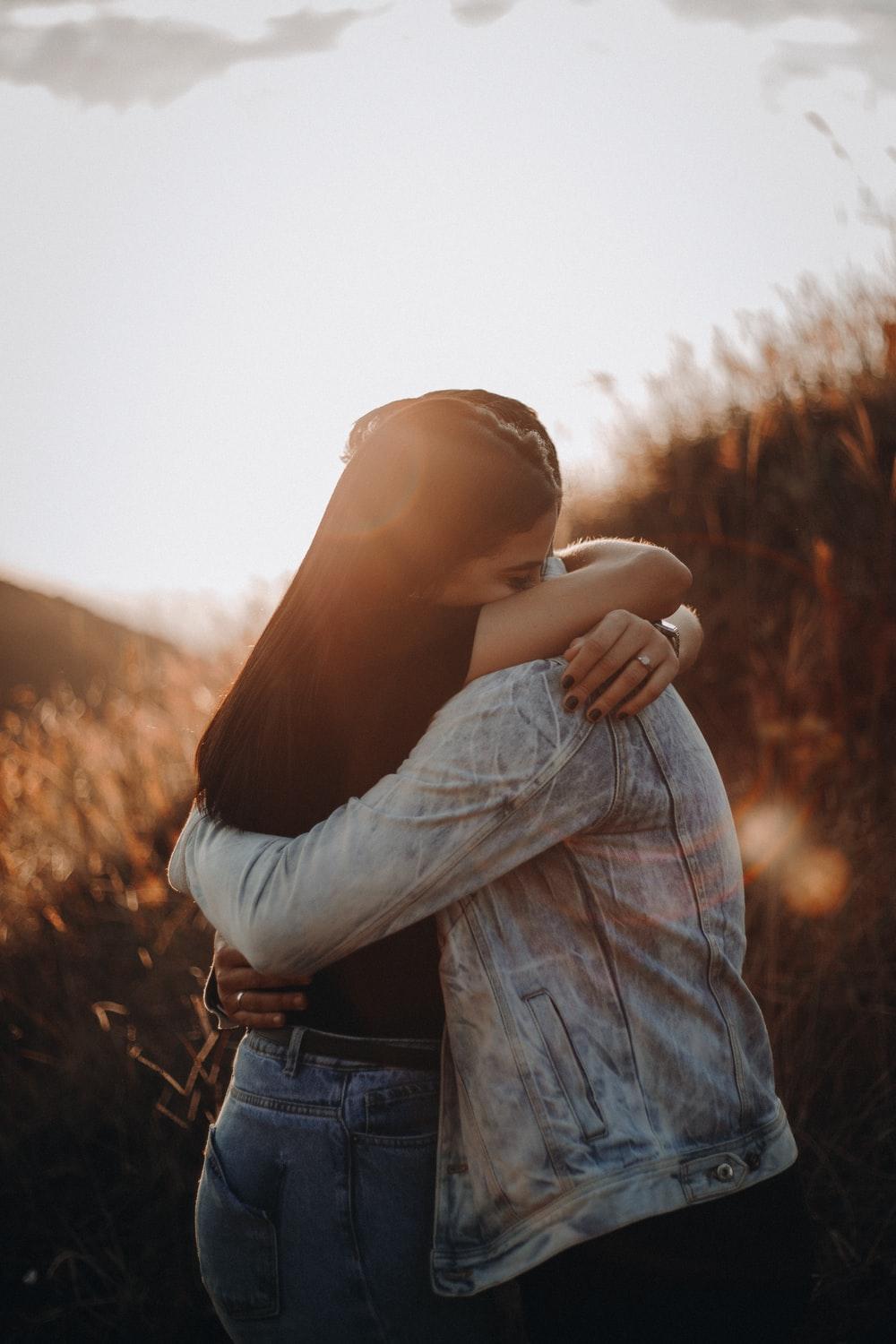 Couple Hugging Wallpapers - Top Free Couple Hugging Backgrounds -  WallpaperAccess