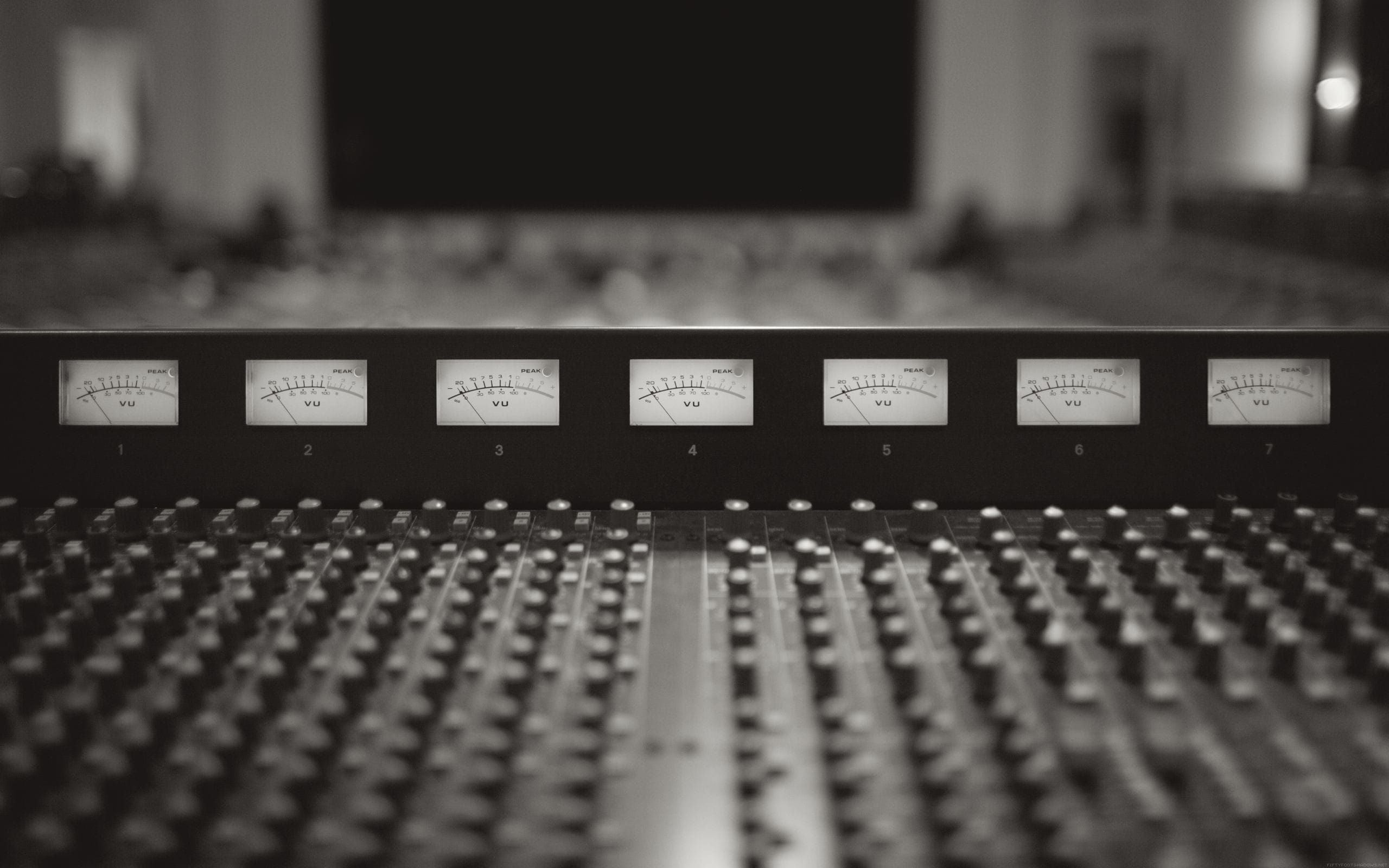 2560x1600 Audio Production