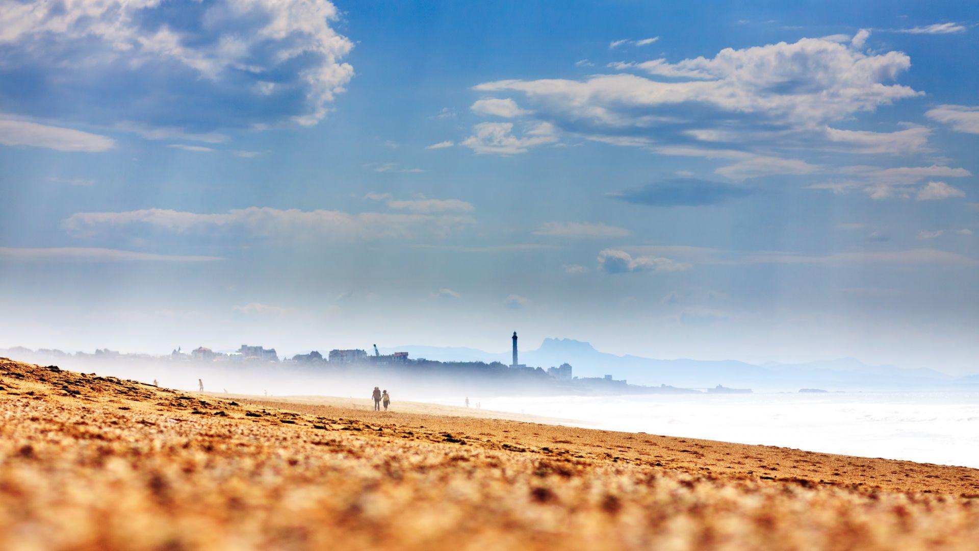 1920x1080 Full HD Wallpaper sand beach cloud sky couple romantic france