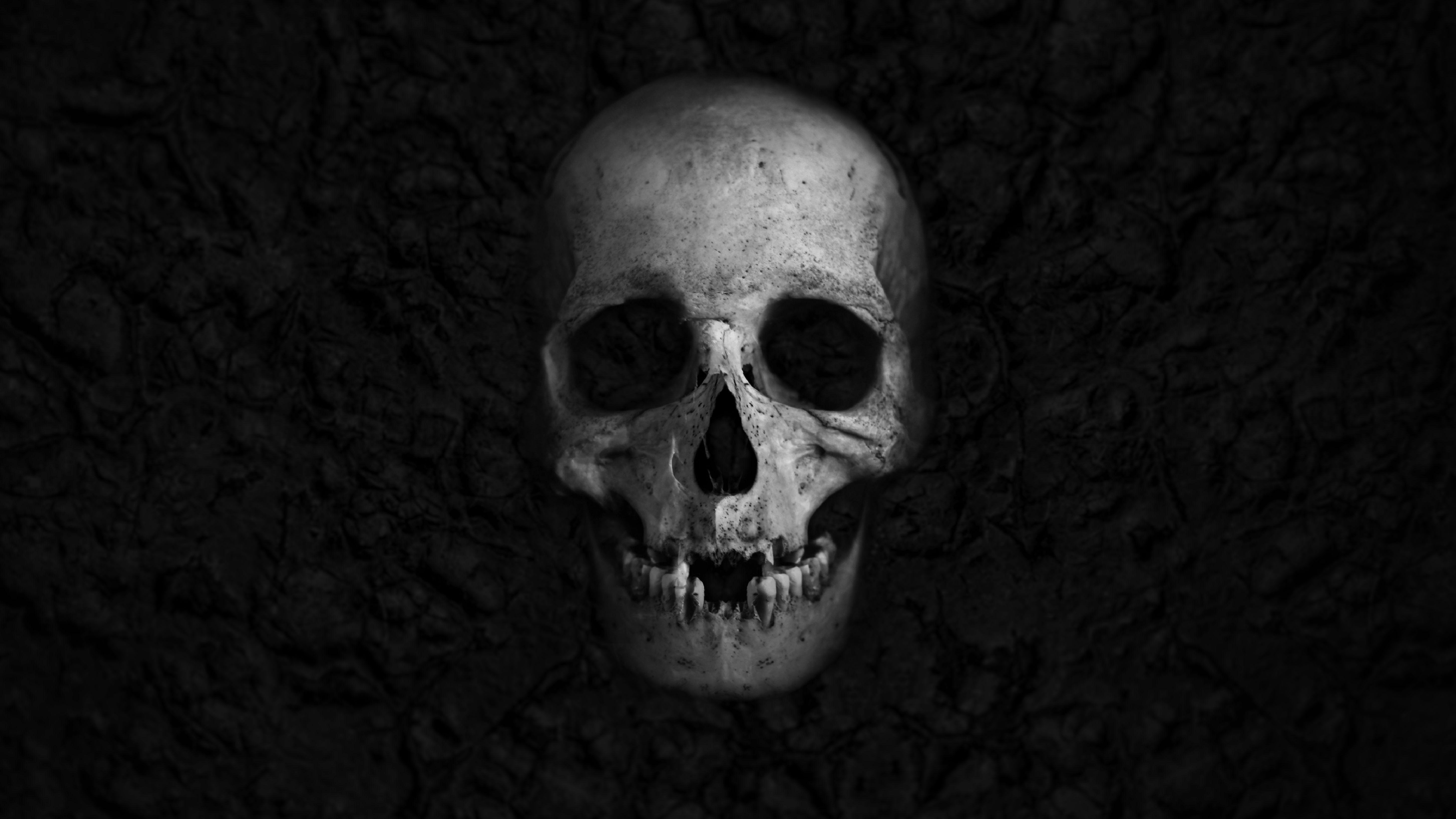 5839x3284 Skull PC Wallpaper