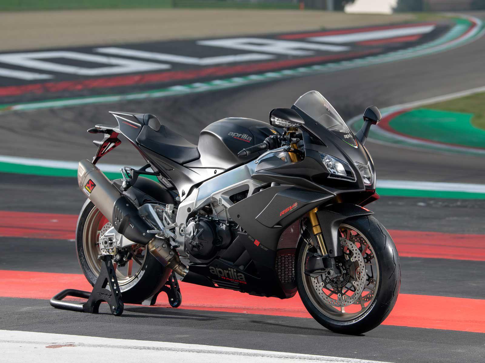 1600x1200 Aprilia RSV4 1100 Factory And RSV4 RR First Look