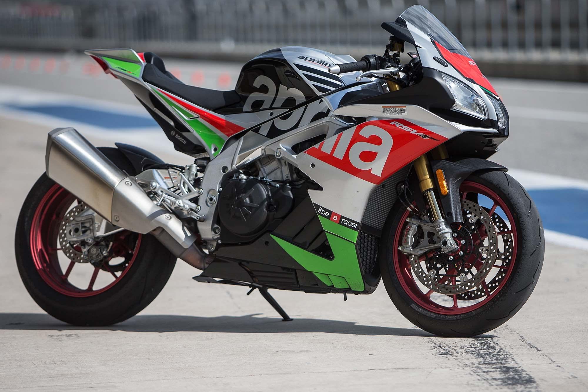2000x1333 Aprilia RSV4 RF and RSV4 RR first ride review
