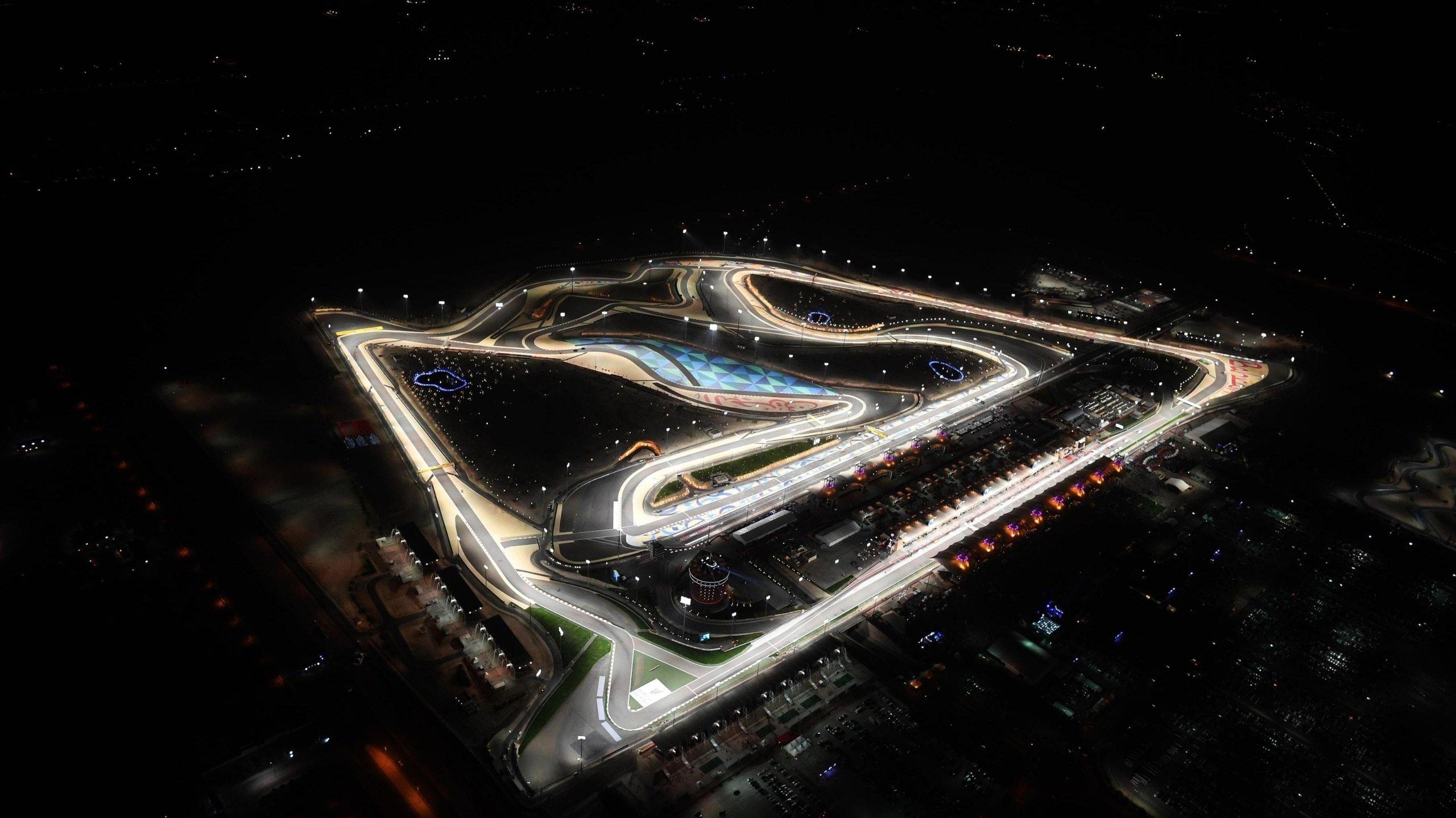 2560x1440 Circuit 4K wallpaper for your desktop or mobile screen free and easy to download