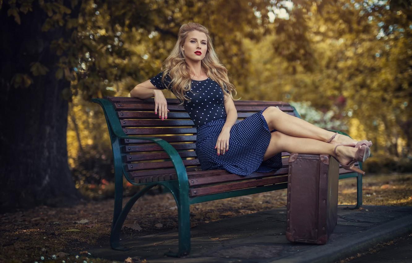 1332x850 Wallpaper the city, retro, Park, dress, suitcase, bench, Vintage image for desktop, section настроения