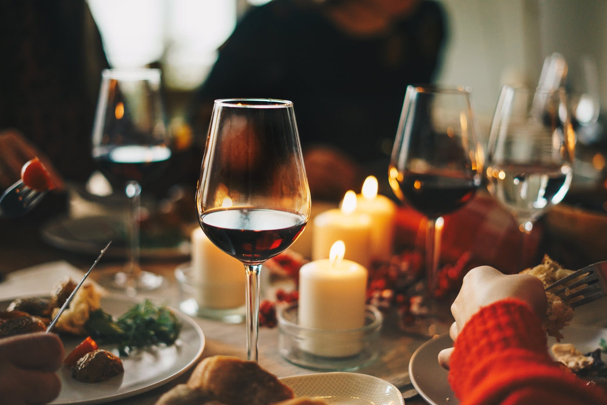 2000x1335 Perfect American Wine Pairings for the Quintessential American Meal. The Splendid Table
