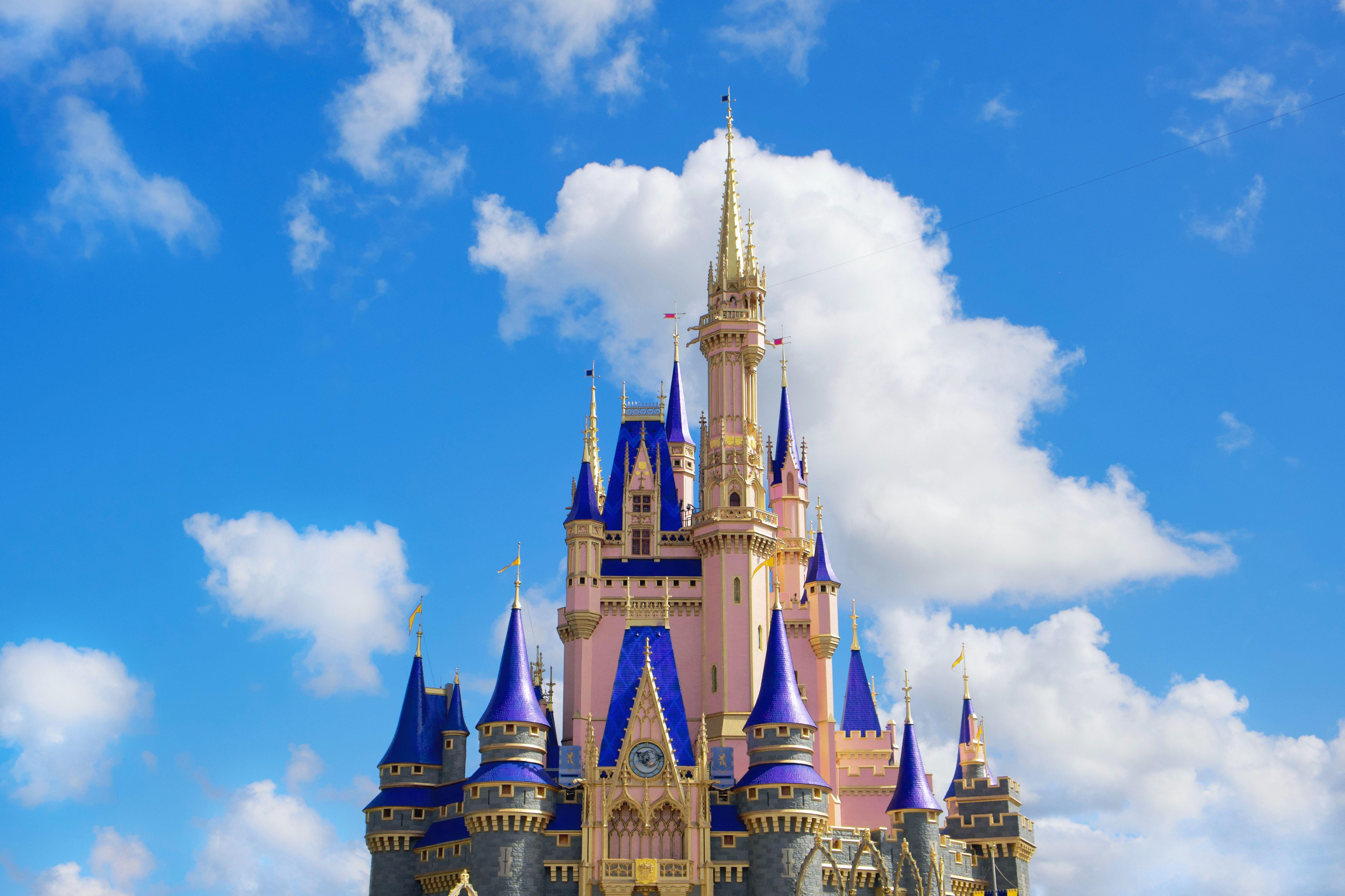 6183x4122 Aesthetic MacBook Wallpaper Disney Castle. Tokyo disneyland, Beast's castle, Private jet travel