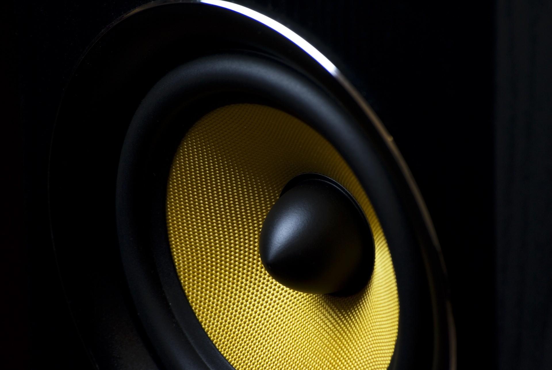 1920x1285 Speaker Background