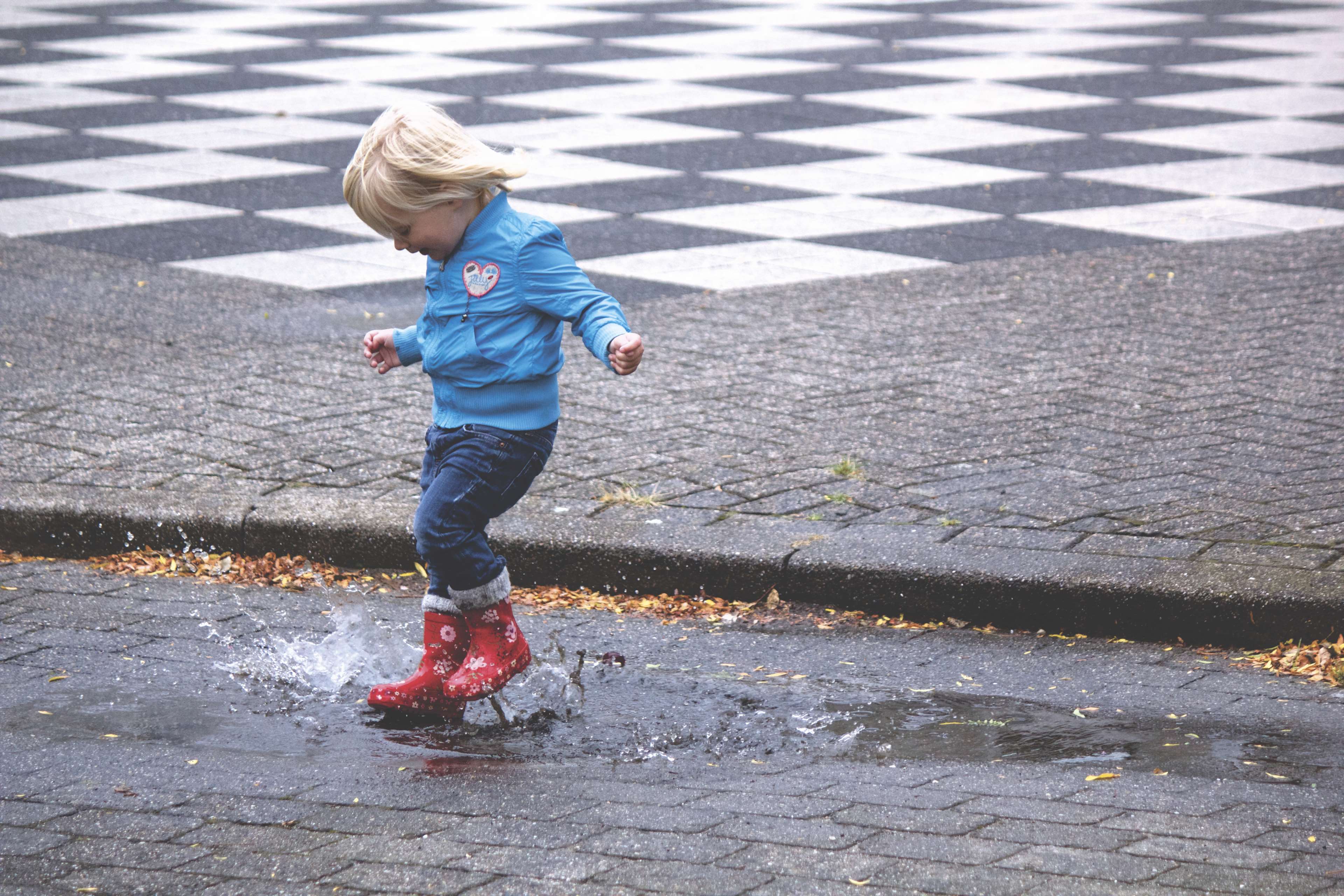 3840x2560 child, jump, jumping, puddle, rain, splash, splashing, water, young 4k wallpaper. Mocah HD Wallpaper