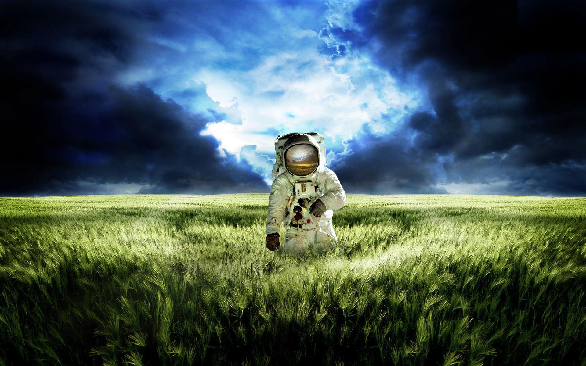 1920x1200 Astronaut Wallpaper 13 - [1920x1200]