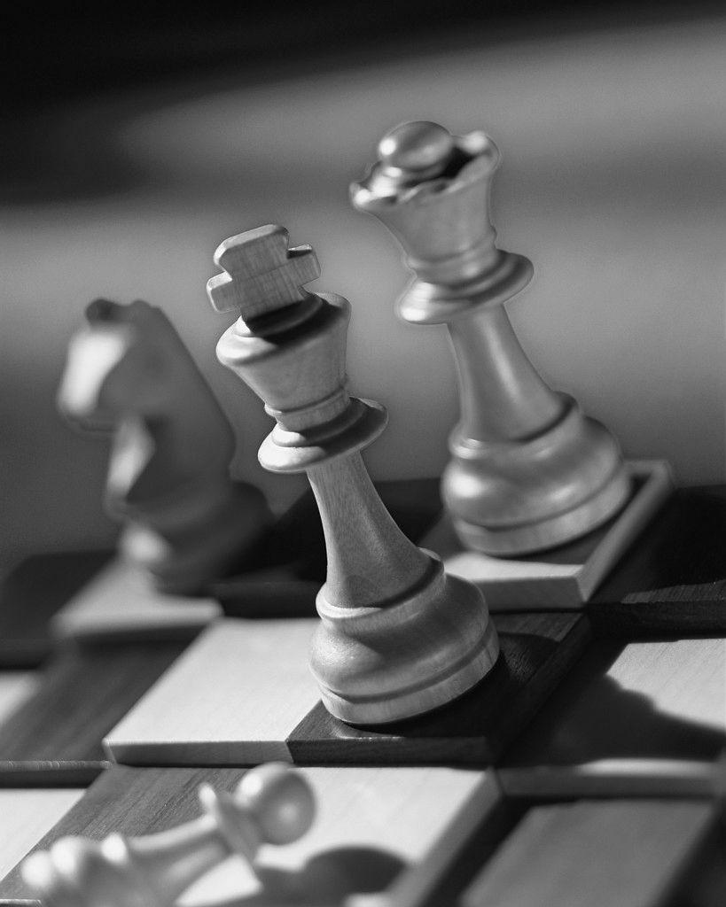 819x1024 Queen Chess Piece Wallpaper
