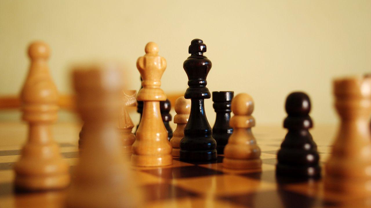 1280x720 Wallpaper chess, pieces, king, queen, game, games hd, picture, image