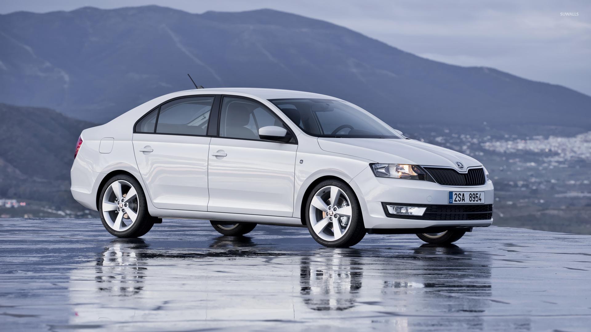 1920x1080 Front side view of a 2013 Skoda Rapid wallpaper wallpaper