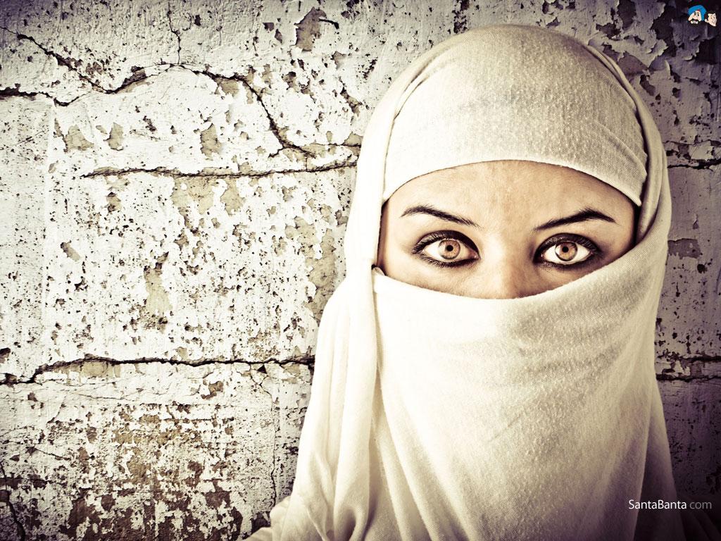 1024x768 Arab Women in Hijab Wallpaper