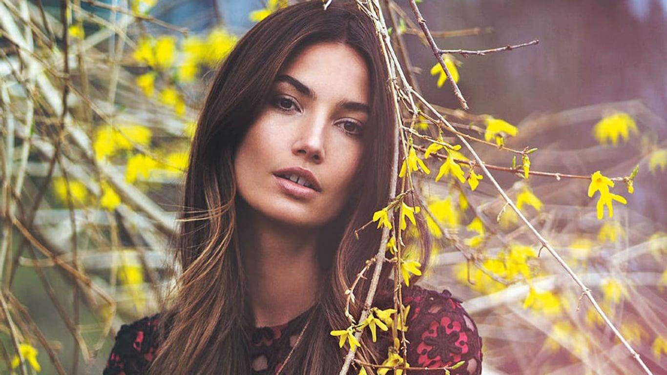 1366x768 Lily Aldridge HD wallpaper Image on