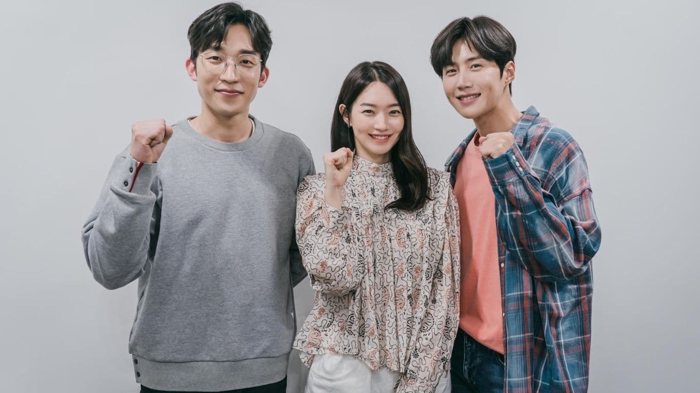 1366x768 Hometown Cha Cha Cha: New Netflix Rom Com Stars Shin Min A And Kim Seon Ho As Opposite Lovers