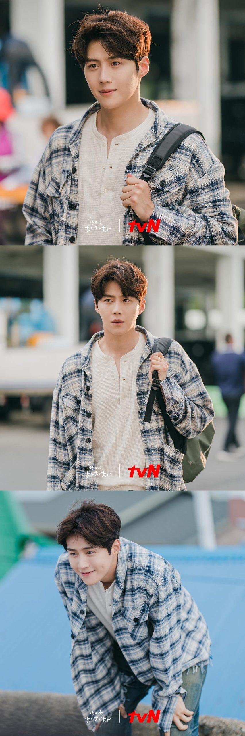 853x2560 Kim Seon Ho And Shin Min Ah Exude Their Beauty In The New 'Hometown Cha Cha Cha' Still Photo