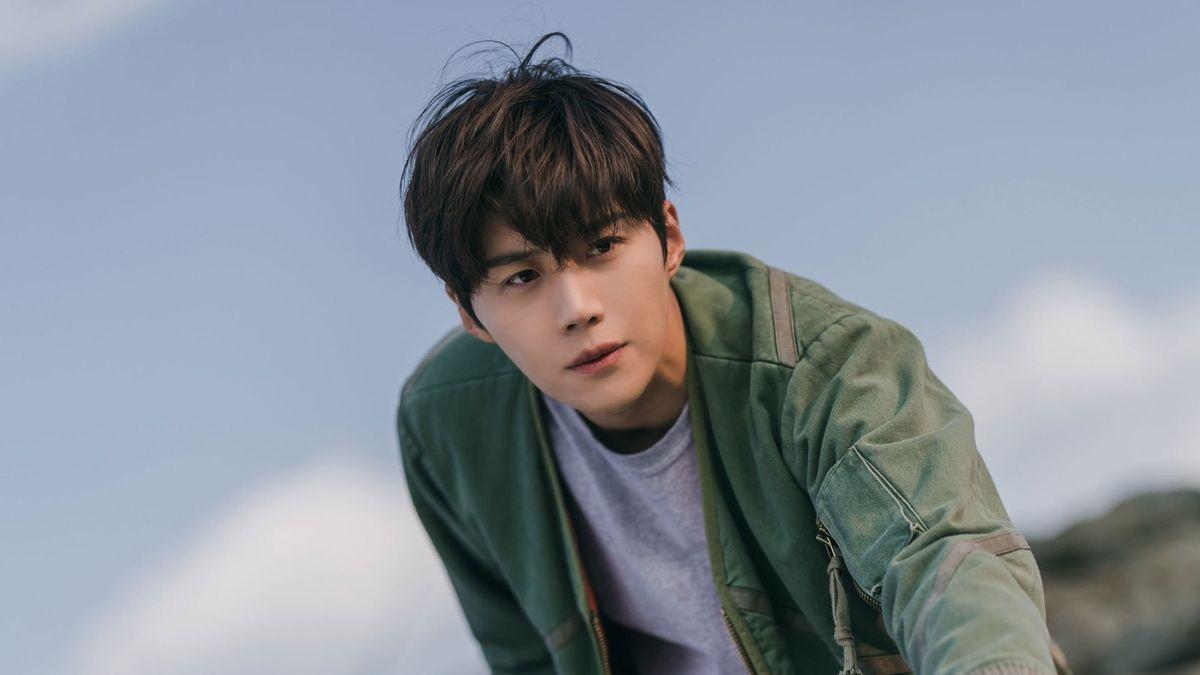1200x675 Not Awkward, Kim Seonho And Shin Min Ah's Kiss At Hometown ChaChaCha Makes Baper