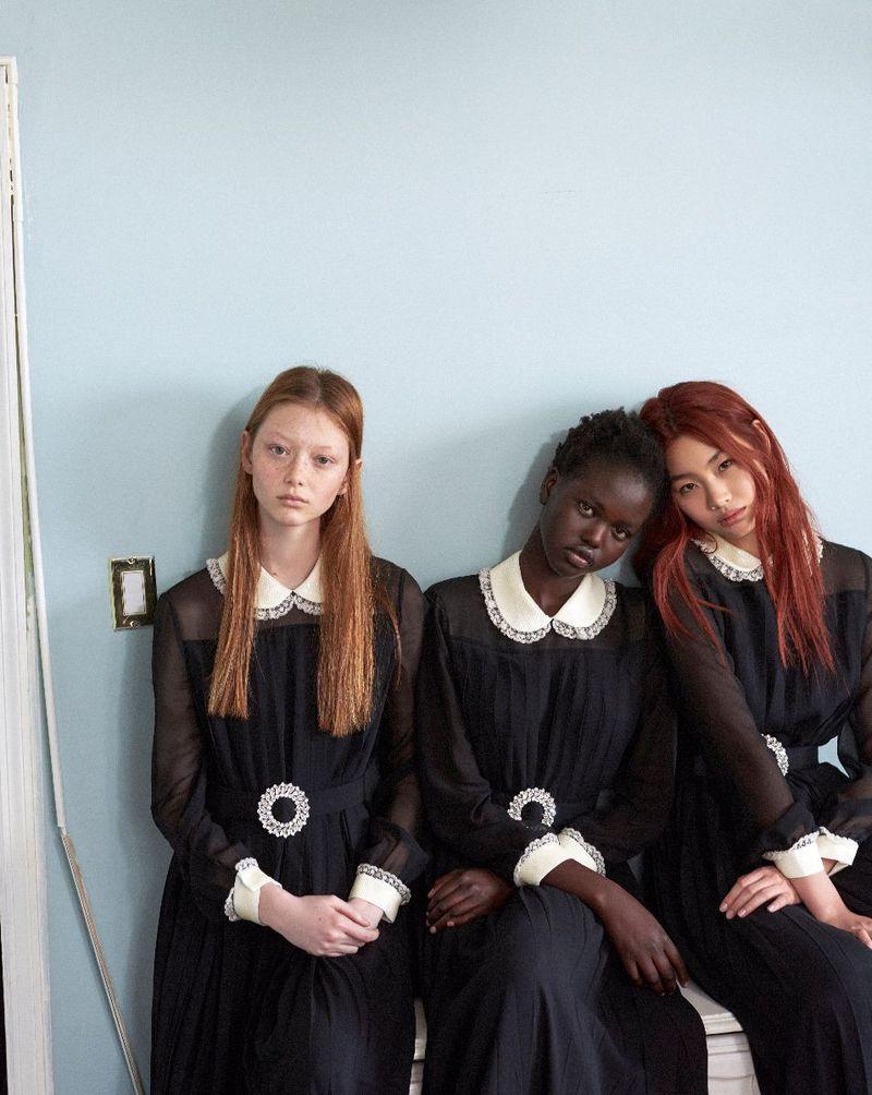 800x1004 Adut Akech, Hoyeon Jung & Sara Grace Wallerstedt Are Lensed By Peter Ash Lee For Vogue Korea May 2018