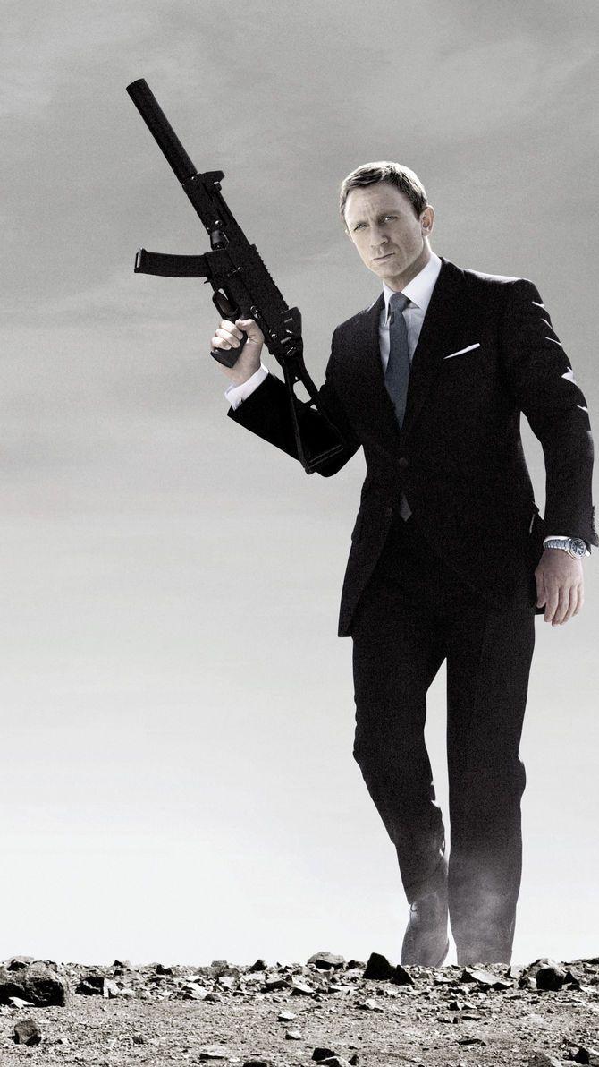 670x1192 Quantum of Solace (2008) Phone Wallpaper. Moviemania. James bond movie posters, James bond, Famous movie posters