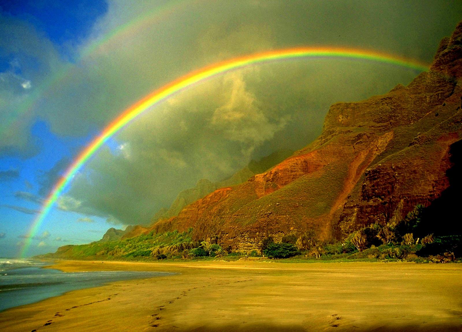 1600x1149 Beautiful Rainbow Wallpaper
