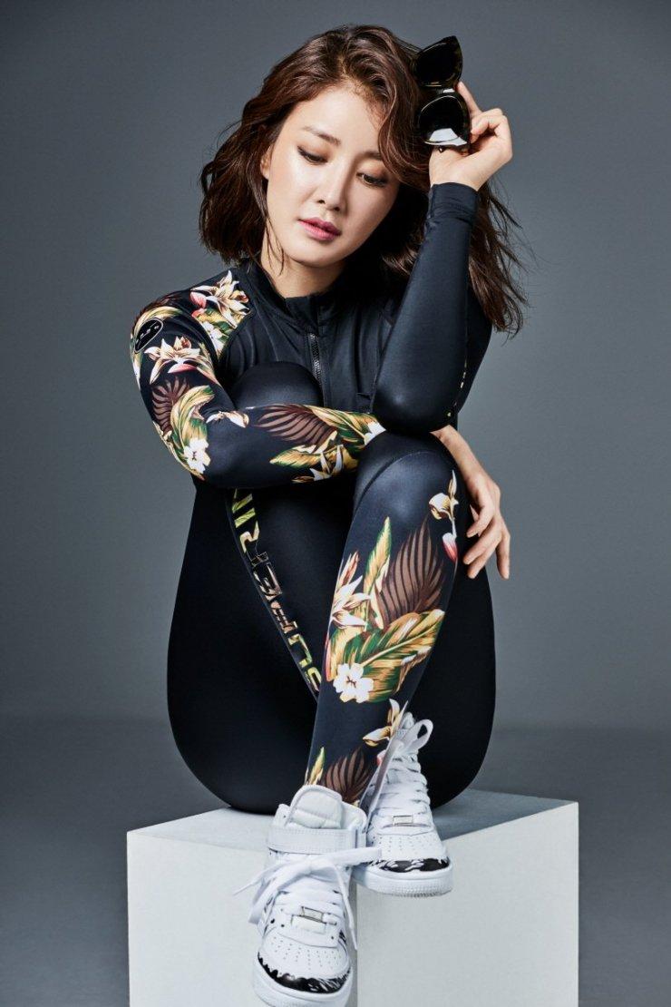 740x1110 Lee Si Young Gallery (이시영) HanCinema