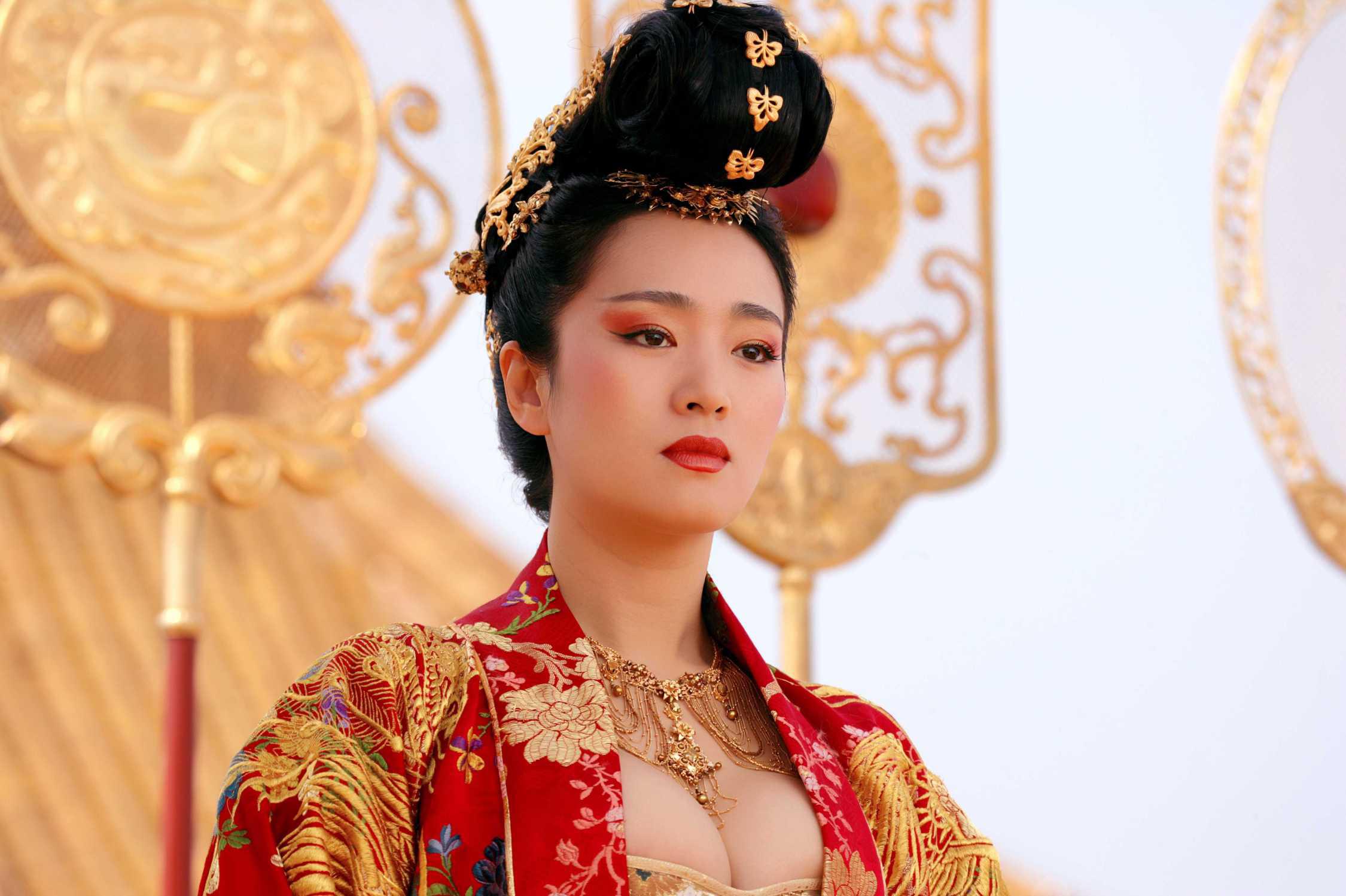 2250x1498 Download Gong Li Wallpaper 2250x1498