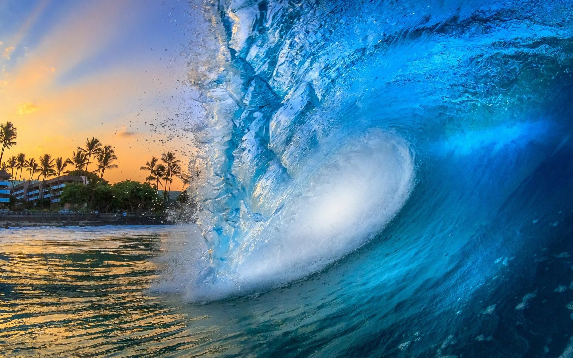 1920x1200 #landscape, #building, #waves, #nature, #beach, #Hawaii, #palm trees, #water, #blue, #sea, #sun rays wallpaper. Mocah HD Wallpaper