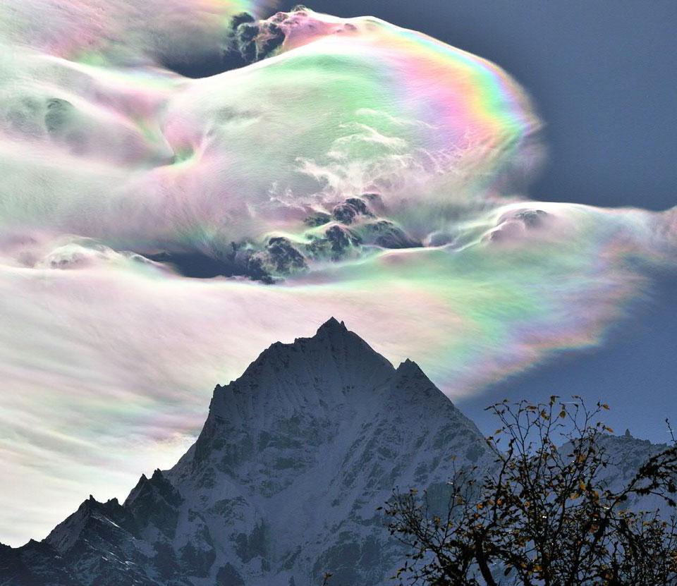 960x831 APOD: 2014 July 8 Clouds over Thamserku